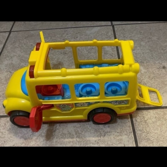 FisherPrice Toys Fisherprice Little People Lil Movers School Bus